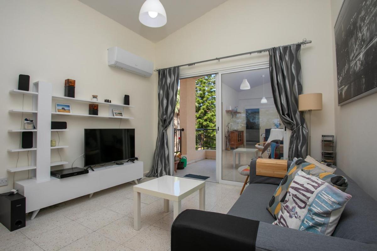 The Marilouize Apartment Peyia Luaran gambar