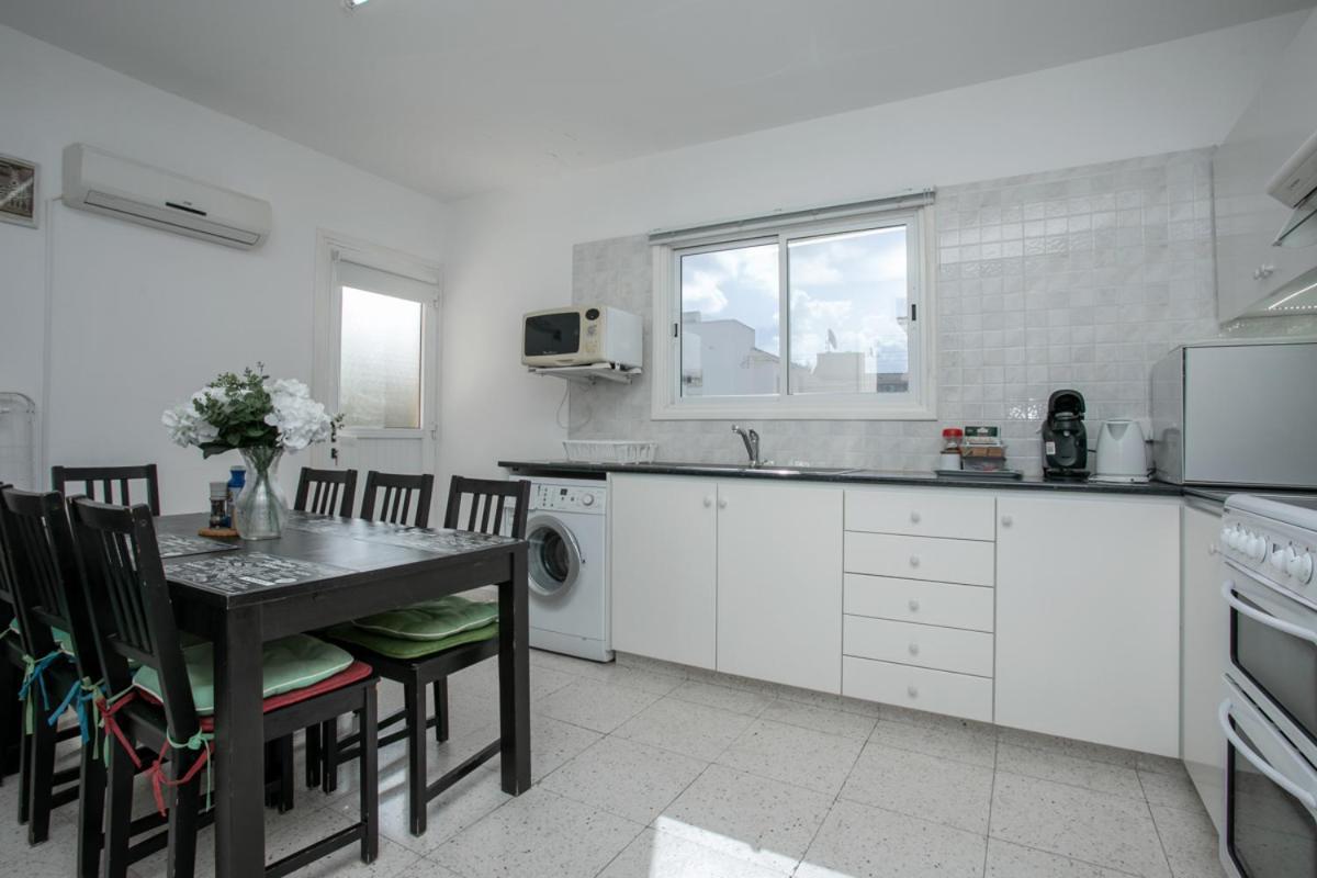 The Marilouize Apartment Peyia Luaran gambar