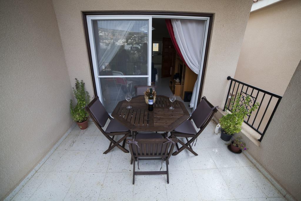 The Marilouize Apartment Peyia Bilik gambar