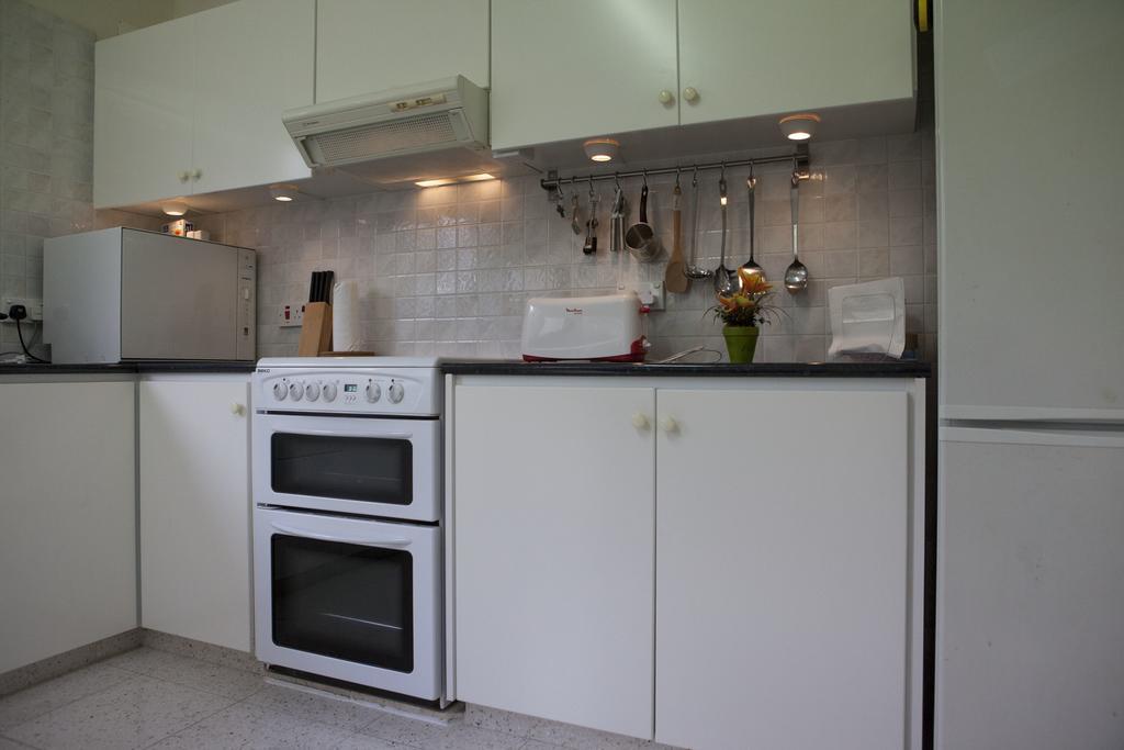 The Marilouize Apartment Peyia Bilik gambar