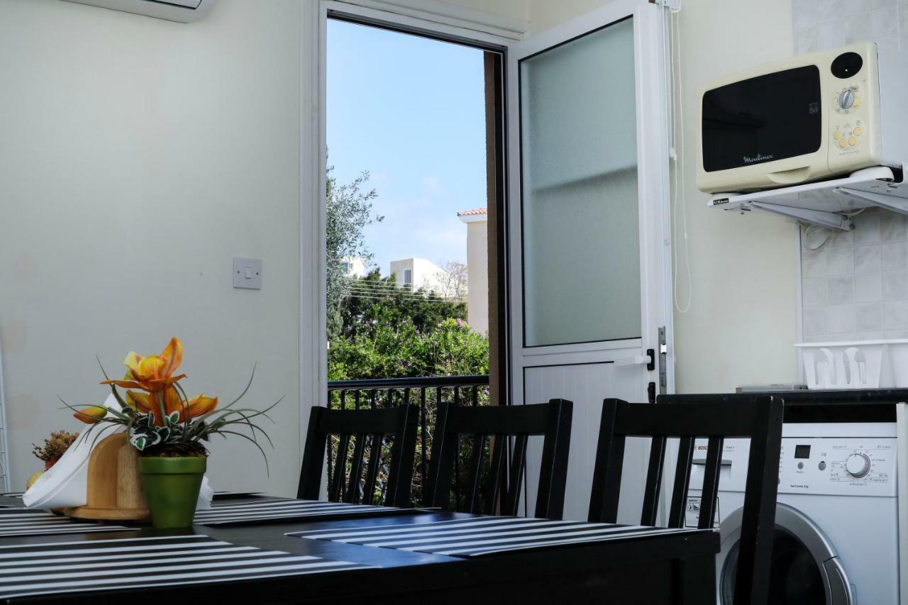 The Marilouize Apartment Peyia Luaran gambar