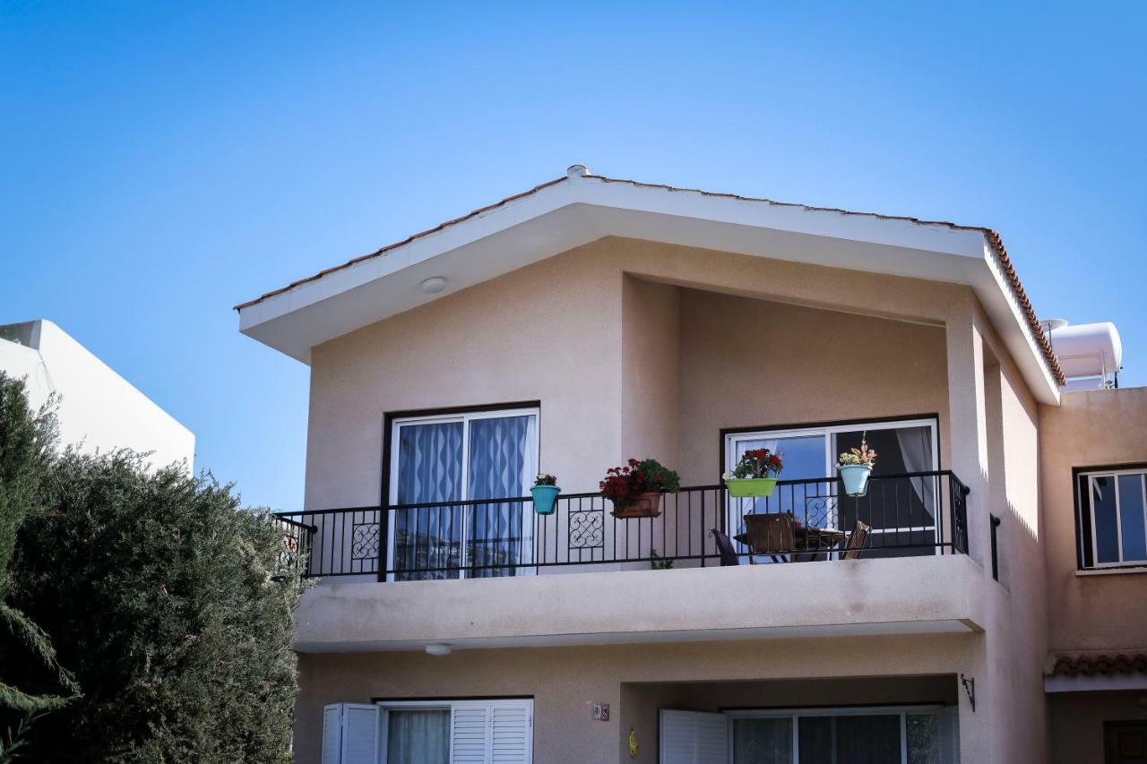The Marilouize Apartment Peyia Luaran gambar